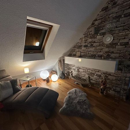 Zentrale Maisonette Mit Buero & Parkplatz Griesheim  Eksteriør bilde